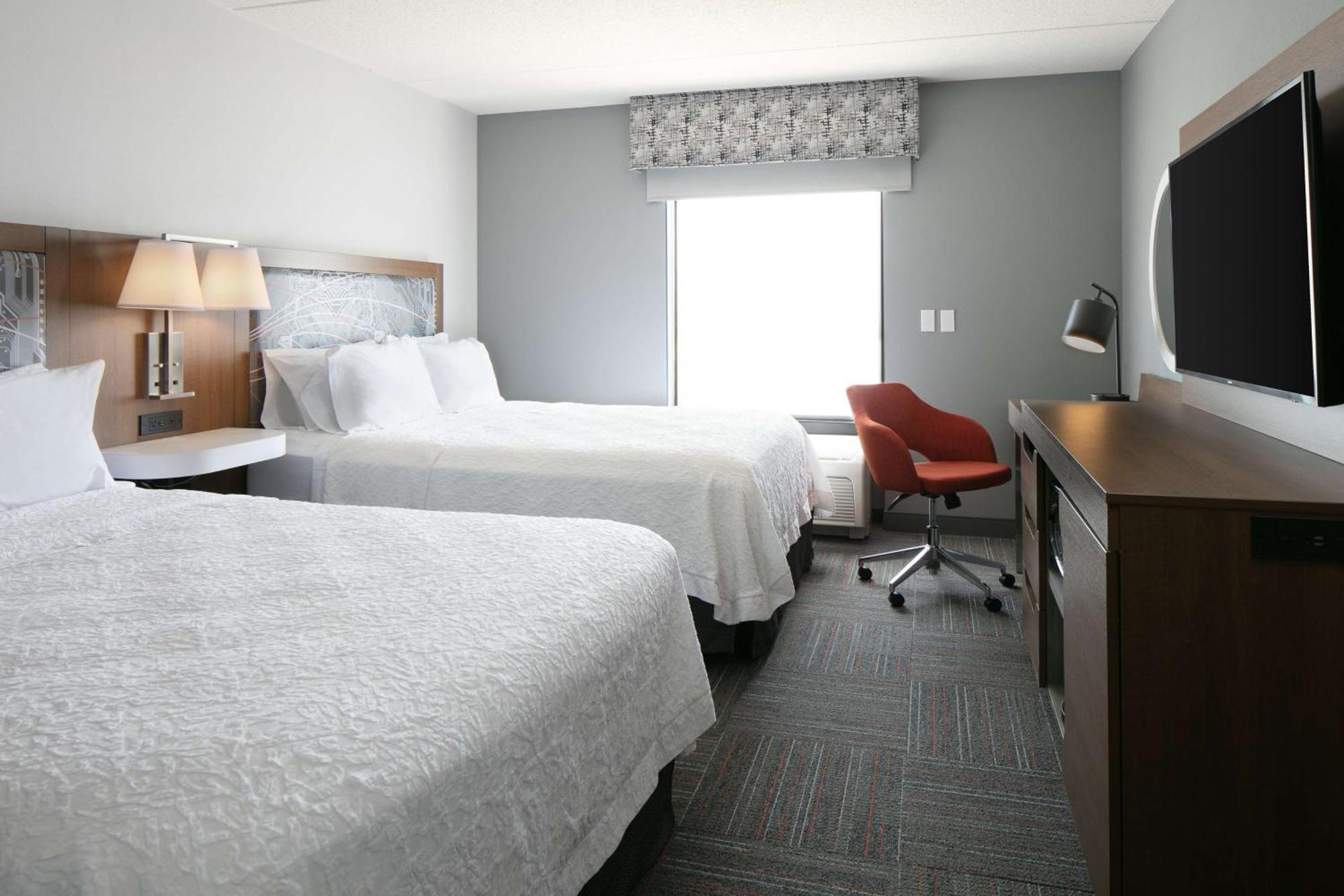 Hampton Inn Dubuque Exterior foto