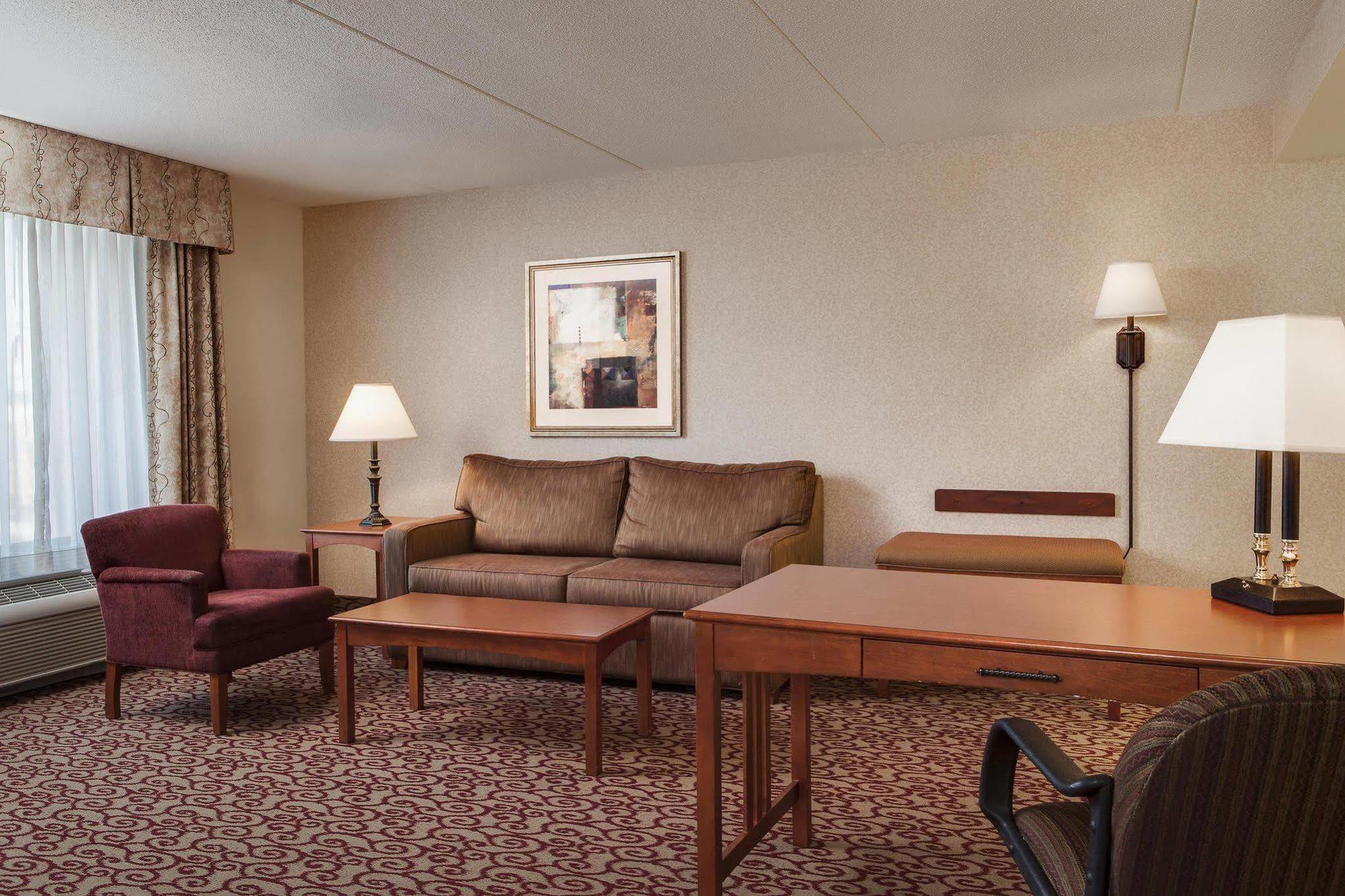 Hampton Inn Dubuque Exterior foto